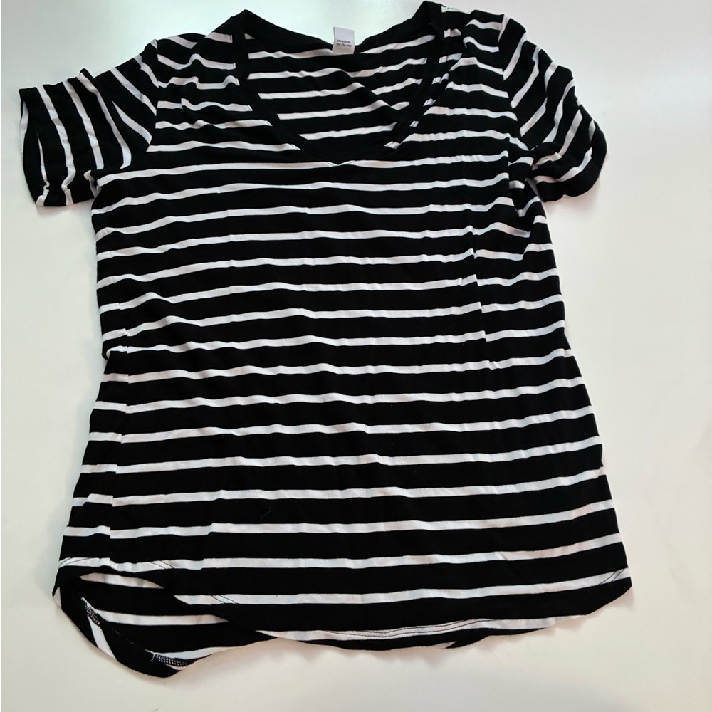 Old Navy Black and White Striped Short Sleeve Tee